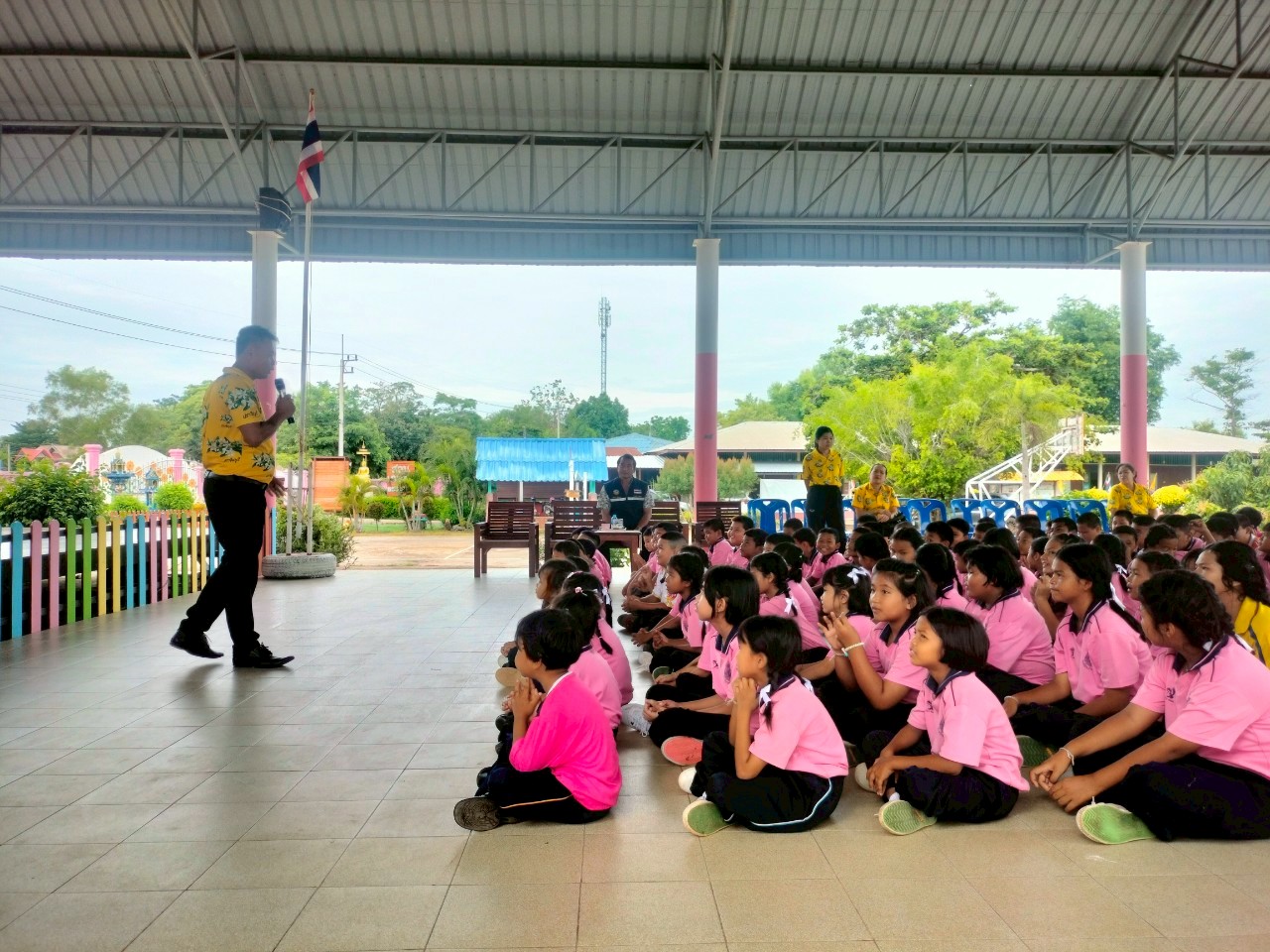 รูปแนบ